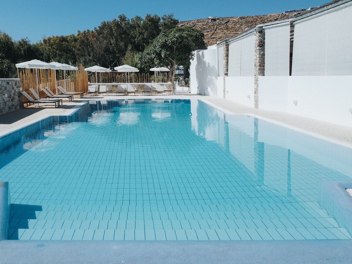 Πισίνα στο Coralli   Διακοπές στη Σέριφο, σημαίνουν χαλάρωση